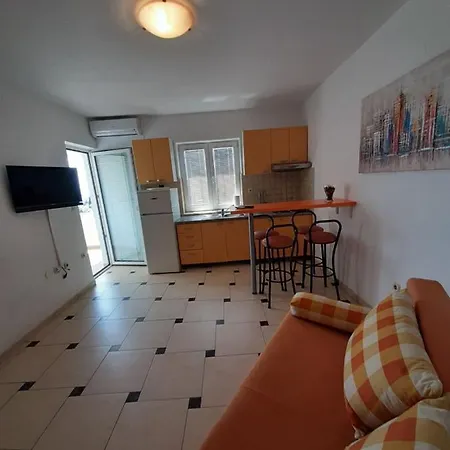 Apartments Bruna - 300M From Beach Apartment