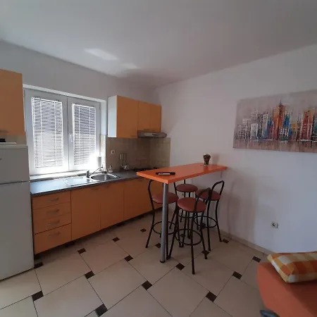 Apartment Apartments Bruna - 300M From Beach Pakoštane