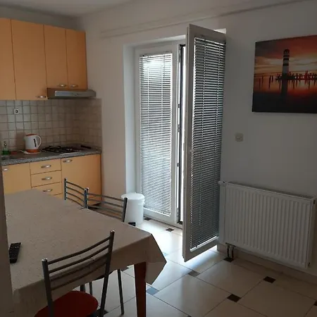 Apartments Bruna - 300M From Beach * Pakoštane