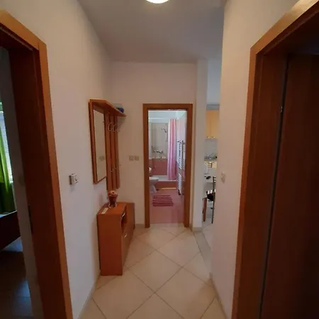 Apartments Bruna - 300M From Beach Appartement