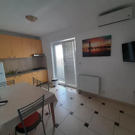 Apartments Bruna - 300M From Beach Pakoštane